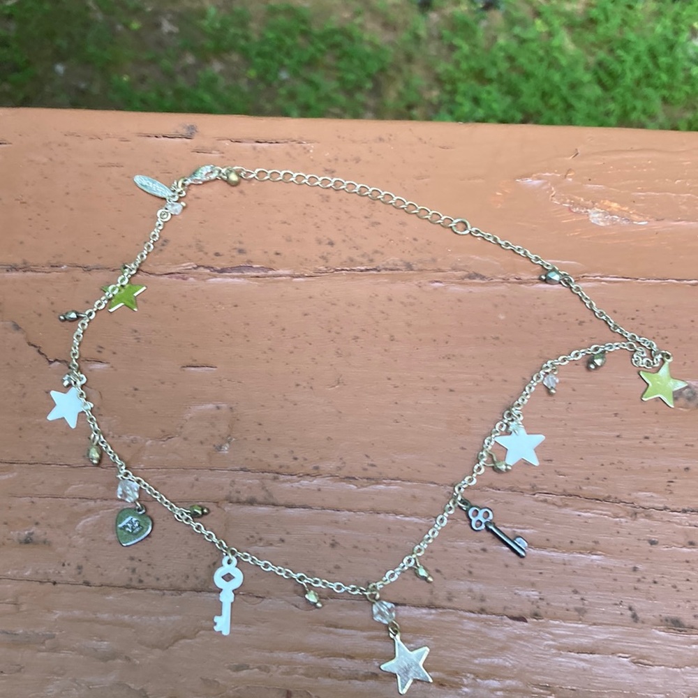 Aeropostale silver star and key necklace